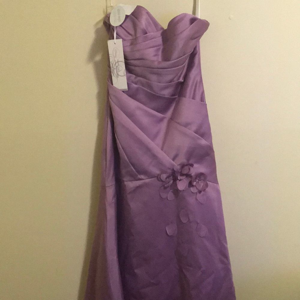 A bridesmaid dress never worn!